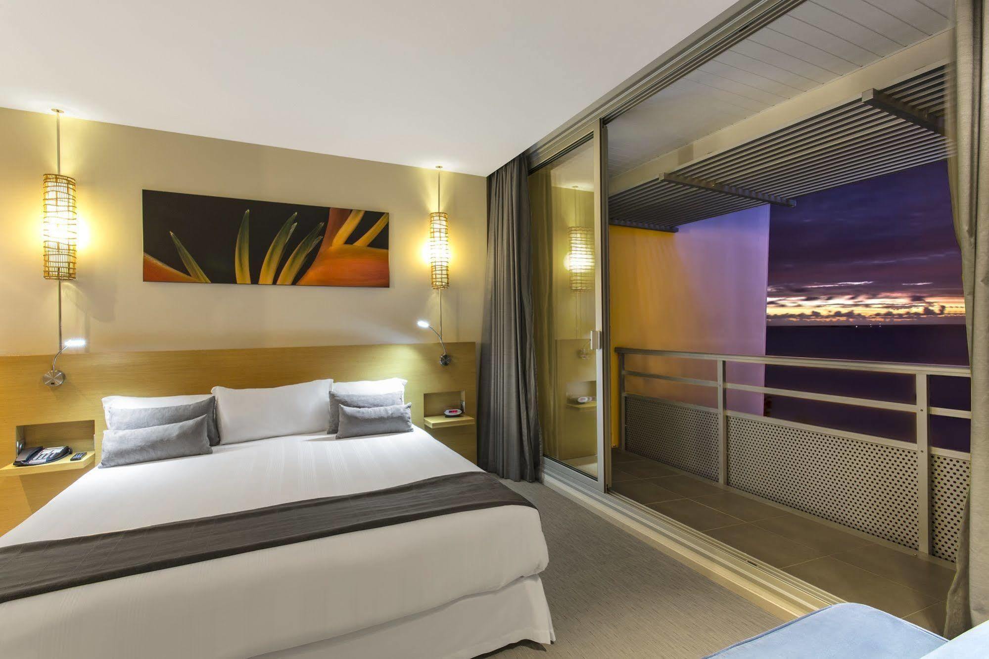 Chateau Royal Beach Resort & Spa, Νουμεά Εξωτερικό φωτογραφία